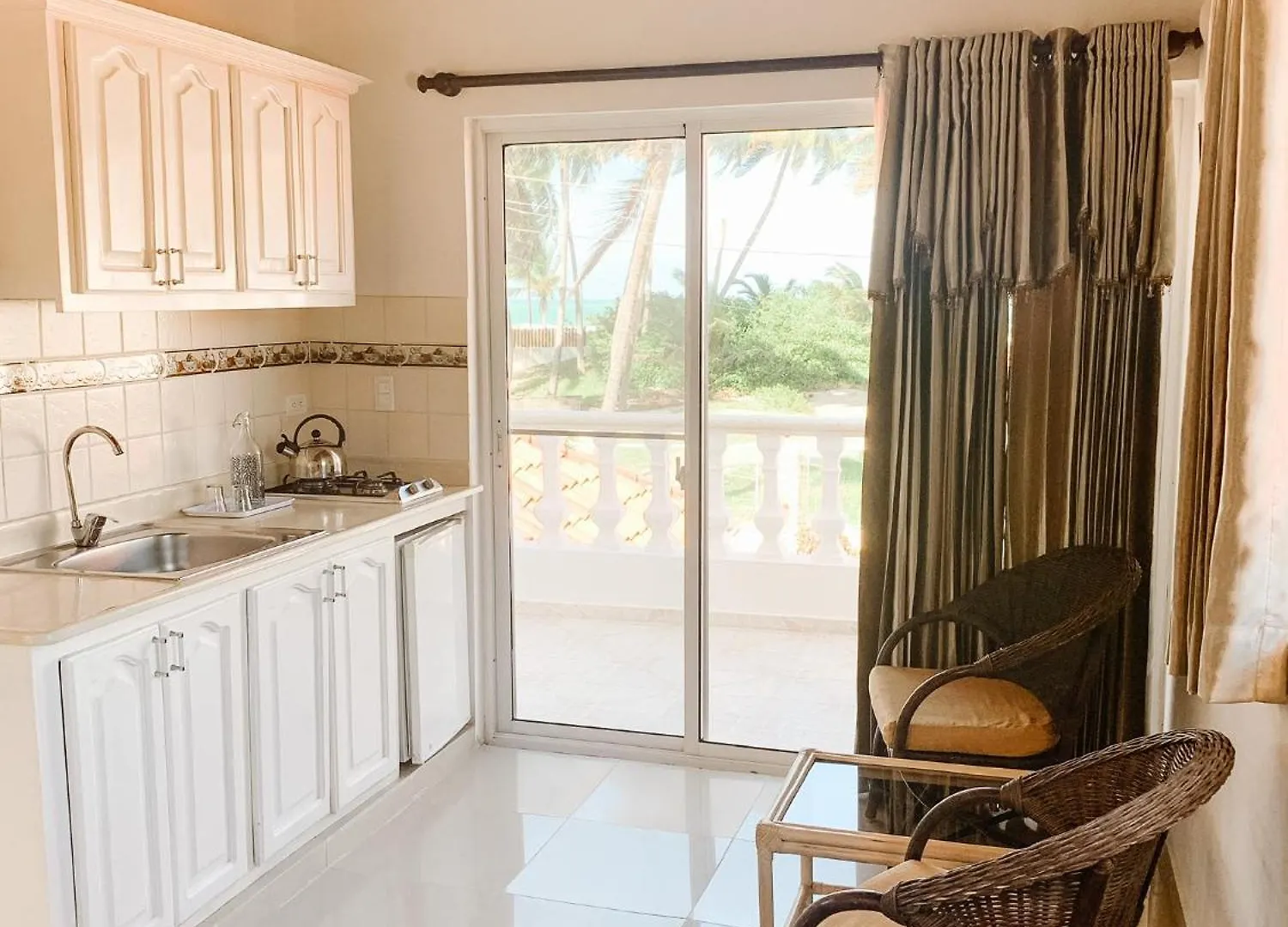 Ξενοδοχείο με διαμερίσματα Brisas Doradas Beachfront Villa Καμπαρέτε Δομινικανή Δημοκρατία