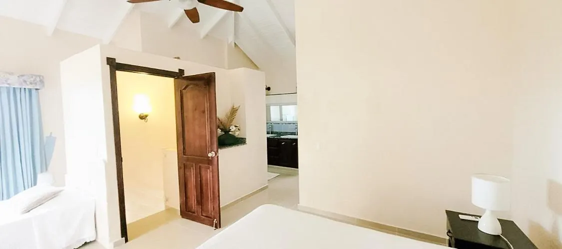 Ξενοδοχείο με διαμερίσματα Brisas Doradas Beachfront Villa Καμπαρέτε
