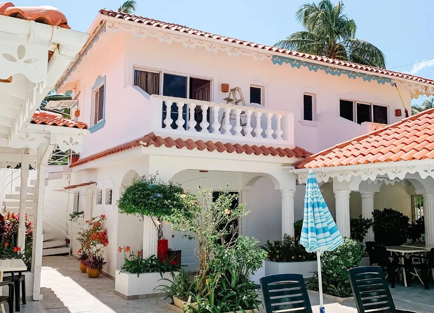 Ξενοδοχείο με διαμερίσματα Brisas Doradas Beachfront Villa Καμπαρέτε