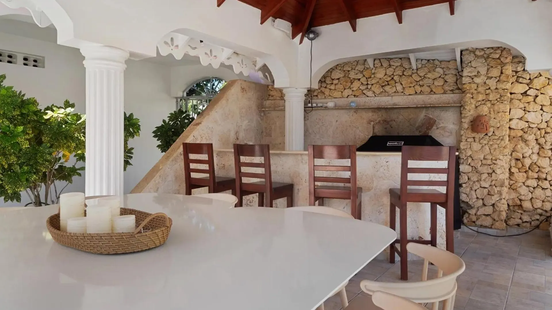 Brisas Doradas Beachfront Villa Καμπαρέτε