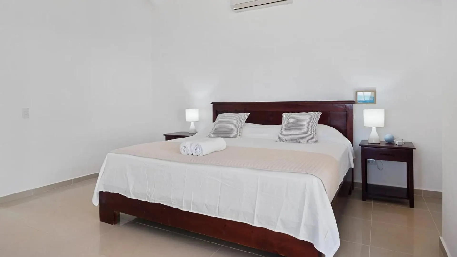 Brisas Doradas Beachfront Villa Καμπαρέτε Ξενοδοχείο με διαμερίσματα