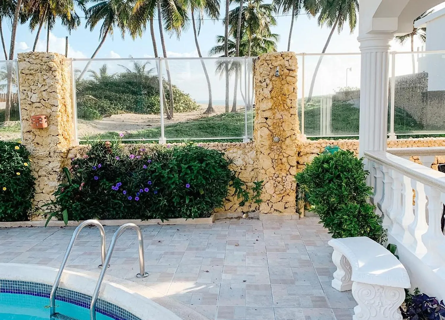 Brisas Doradas Beachfront Villa 카바레테 0*,