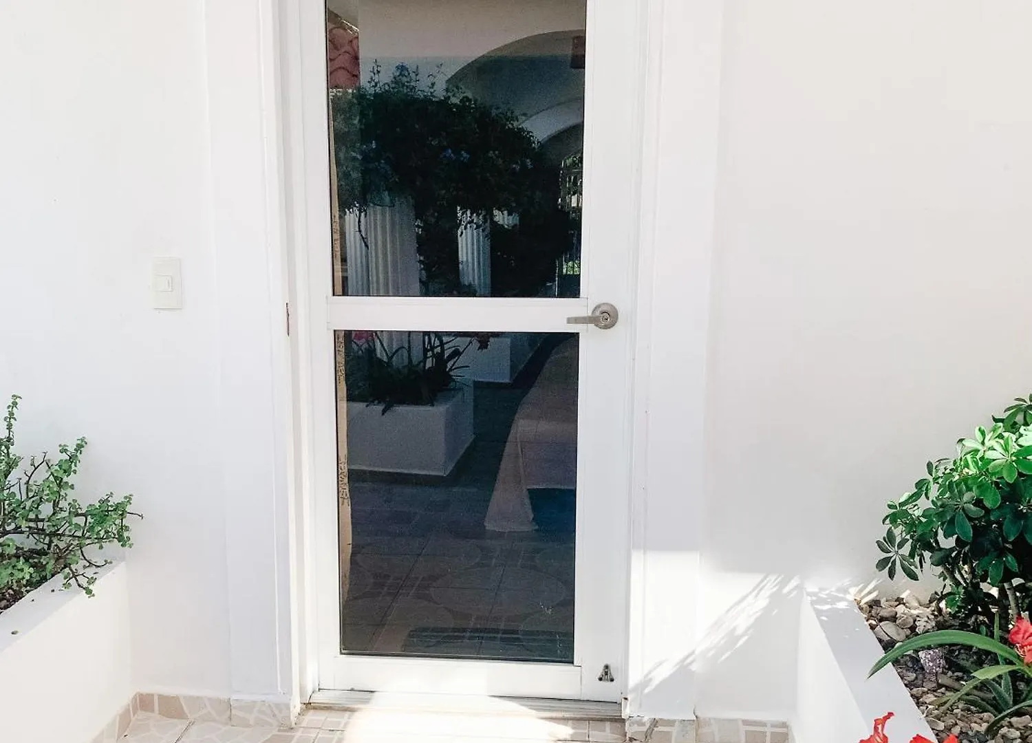 Brisas Doradas Beachfront Villa 카바레테