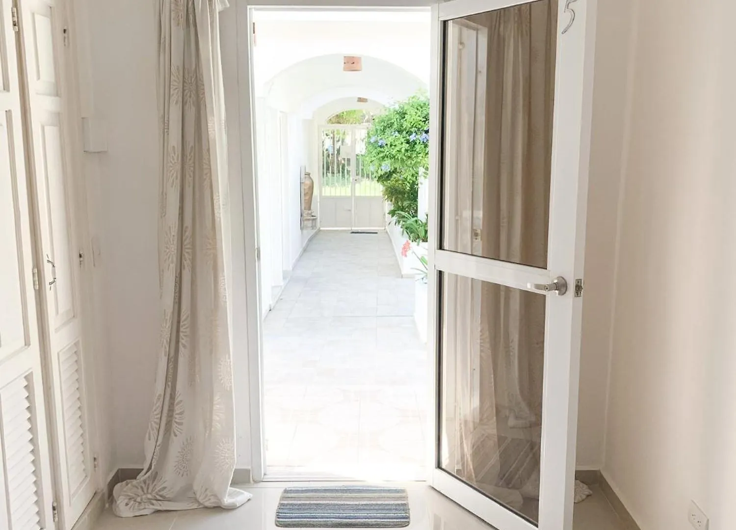 Brisas Doradas Beachfront Villa 카바레테 아파트호텔
